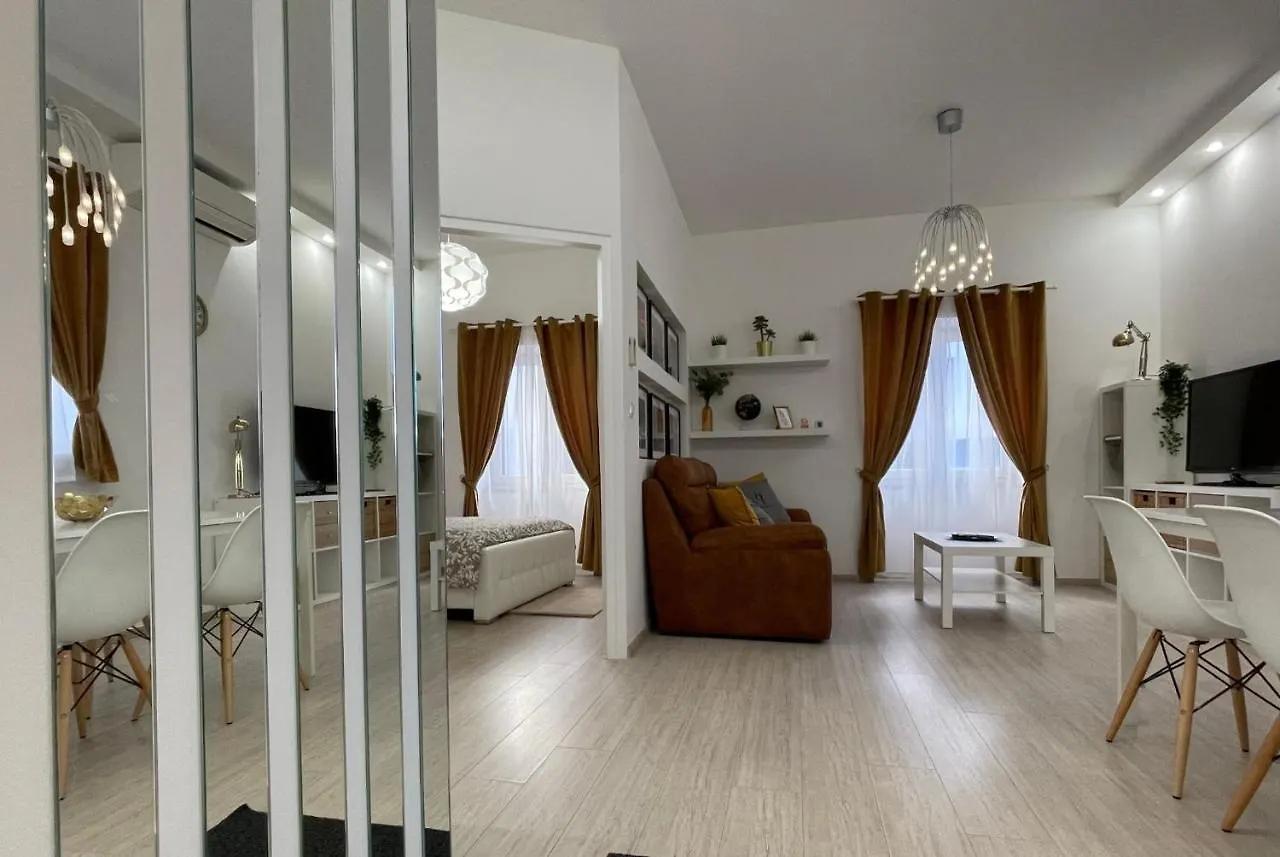 Gold Blanc Luxury Apartment Pula