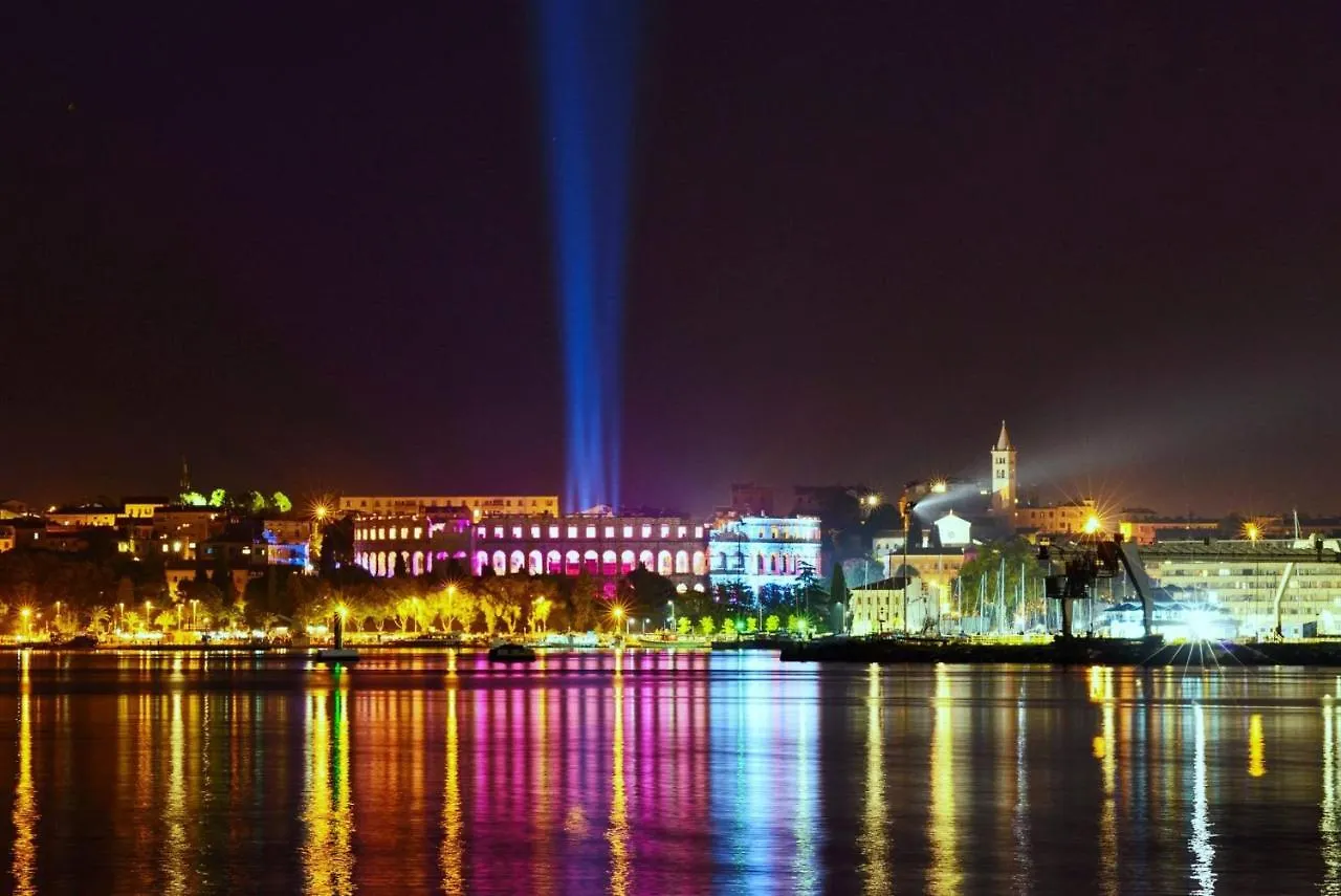 Gold Blanc Luxury Apartment Pula