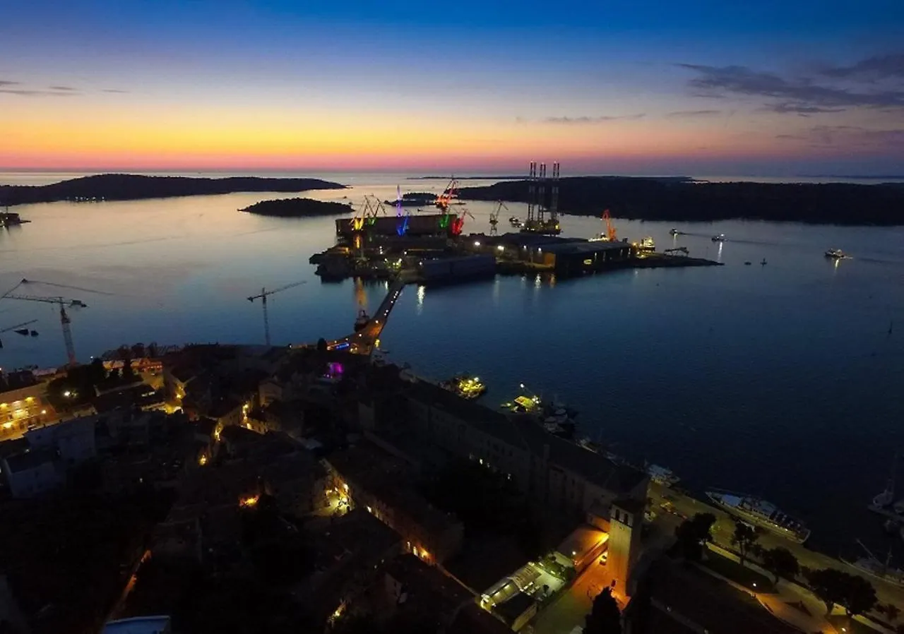 Gold Blanc Luxury Apartment Pula 0*,  Croatia