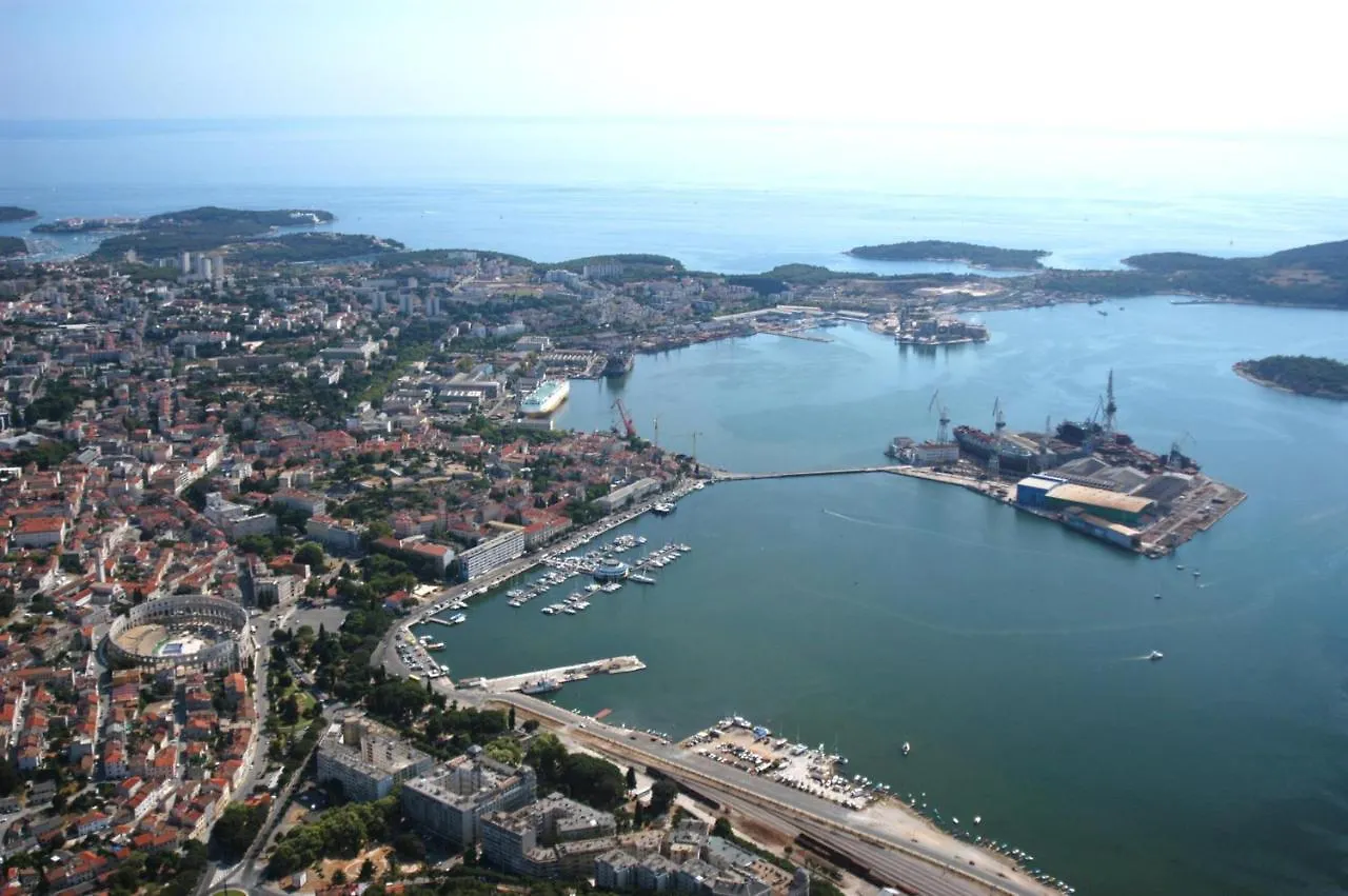 Gold Blanc Luxury Apartment Pula