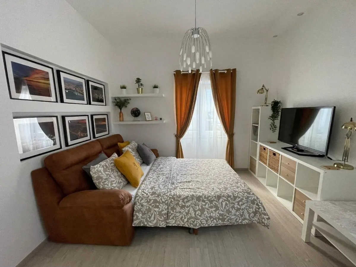Gold Blanc Luxury Apartment Pula 0*,  Croatia