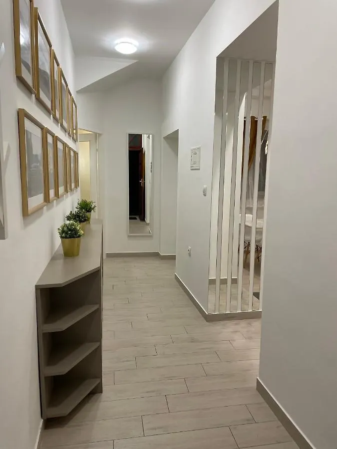 Gold Blanc Luxury Apartment Pula
