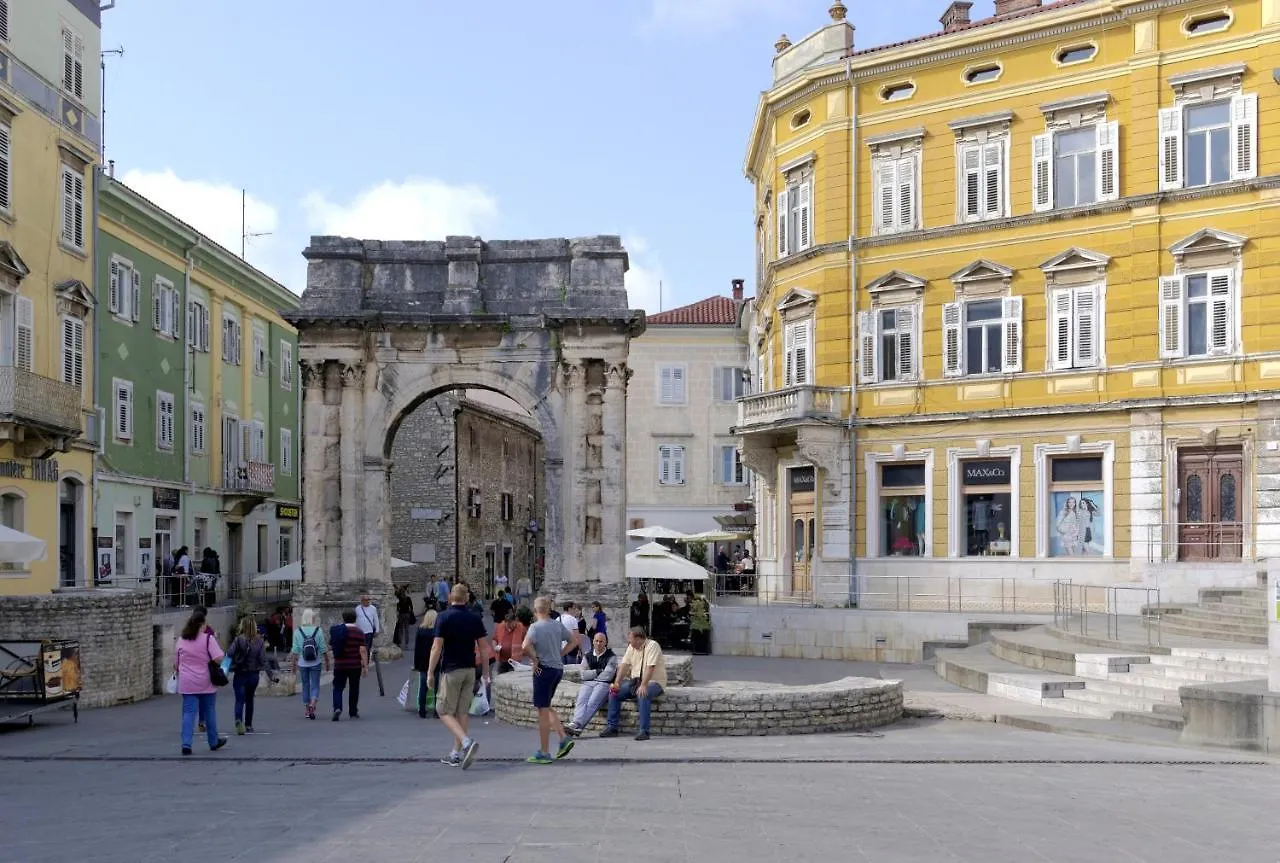 Gold Blanc Luxury Apartment Pula Croatia